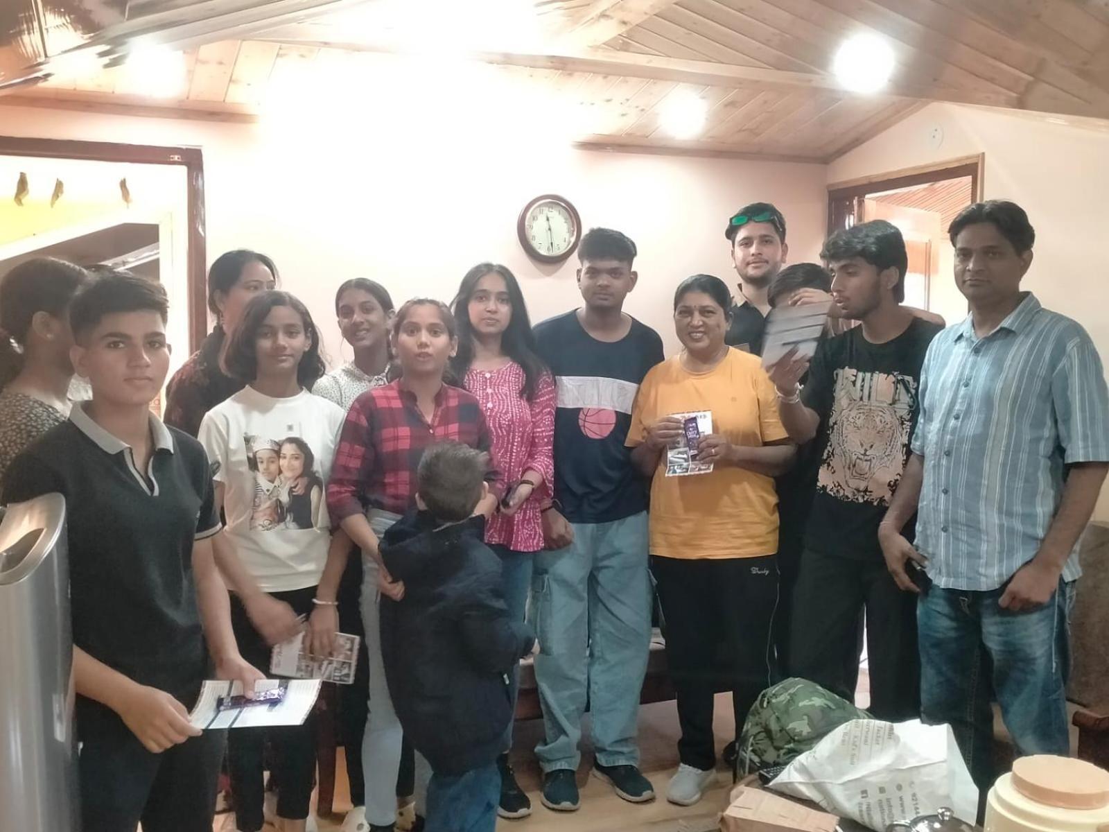 Nav Nidhi B&B Шимла Экстерьер фото